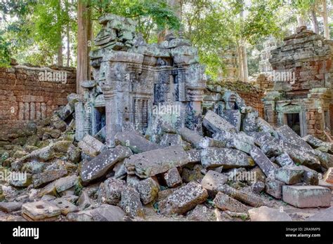 Jizhou Ancient City Ruins: Where History Echoes Through Stone and Time!