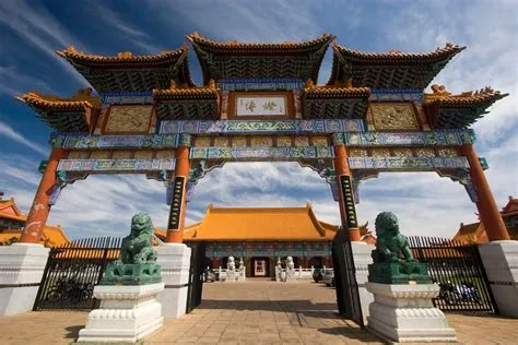 Nanhua Temple: An Ancient Bastion of Serenity and Spiritual Enlightenment!