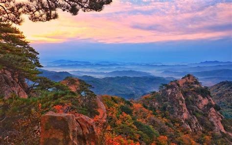 Qianshan Mountain Scenic Area: Where Ancient Rocks Meet Breathtaking Views!